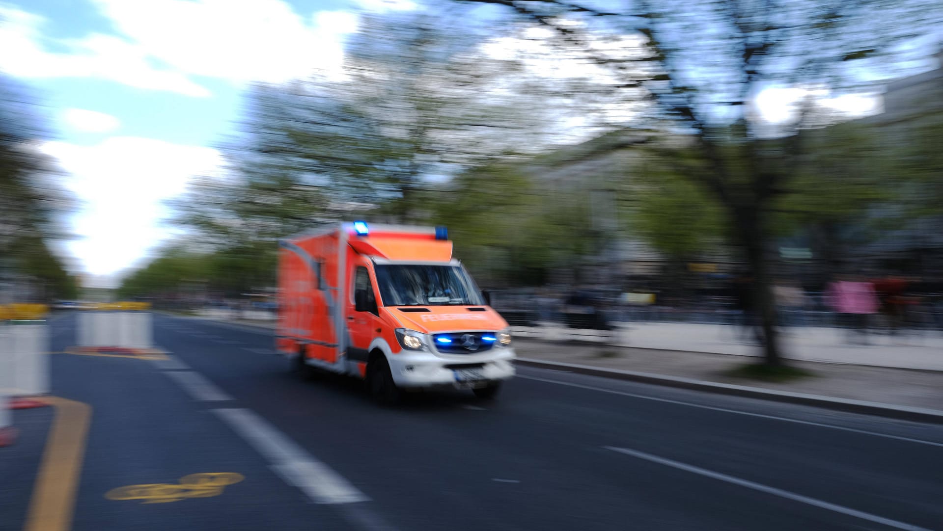 Einsatz in München (Symbolfoto): Ein Mann ist bei einem Arbeitsunfall gestorben.