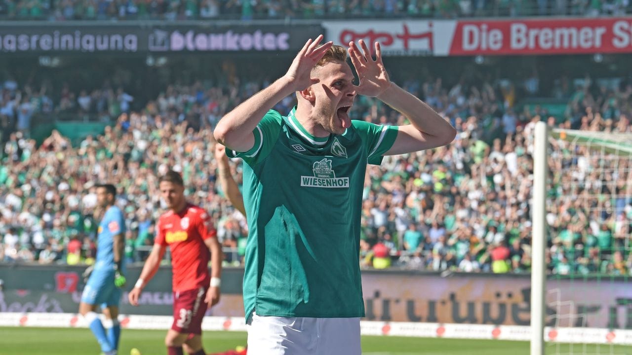 Werders Marvin Ducksch bejubelt sein Tor zum 2:0.