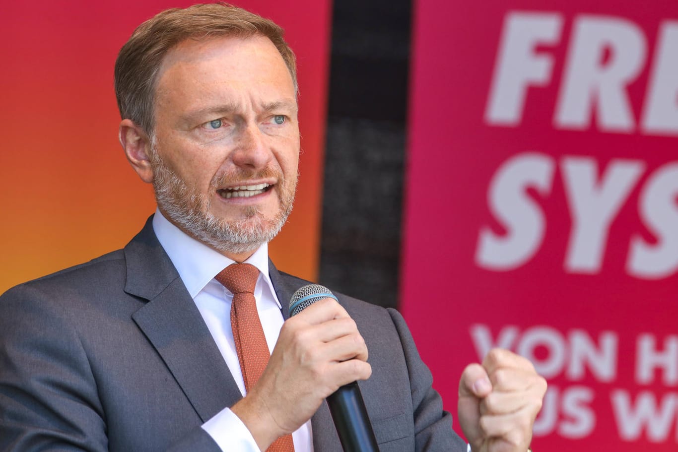 Christian Lindner: Der Finanzminister und FDP-Chef zeigte sich enttäuscht über das Ergebnis seiner Partei.