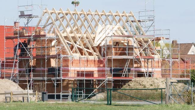 Bauherren sollten auf einen fixen Fertigstellungstermin bestehen.