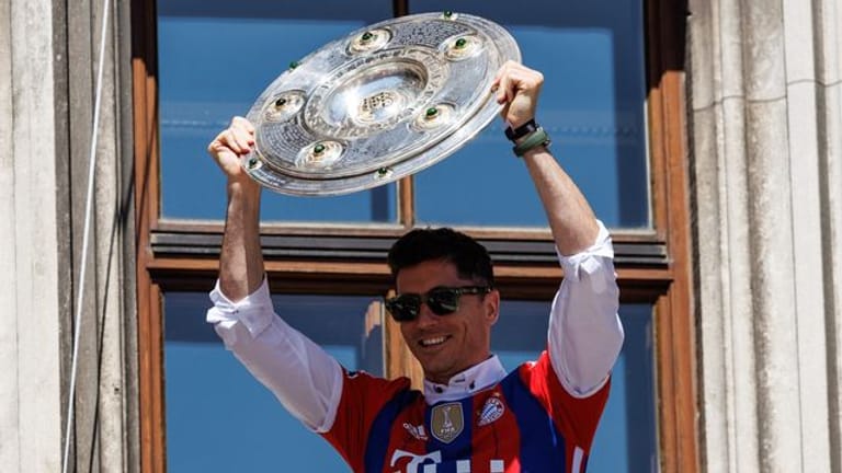 Robert Lewandowski vom FC Bayern München bei der Meisterfeier.
