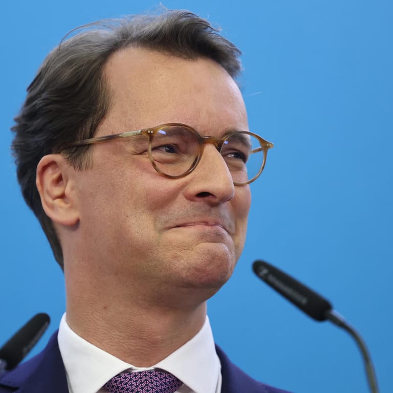 Hendrik Wüst (CDU): Der bisherige Ministerpräsident von Nordrhein-Westfalen freut sich über das Ergebnis der Landtagswahl.