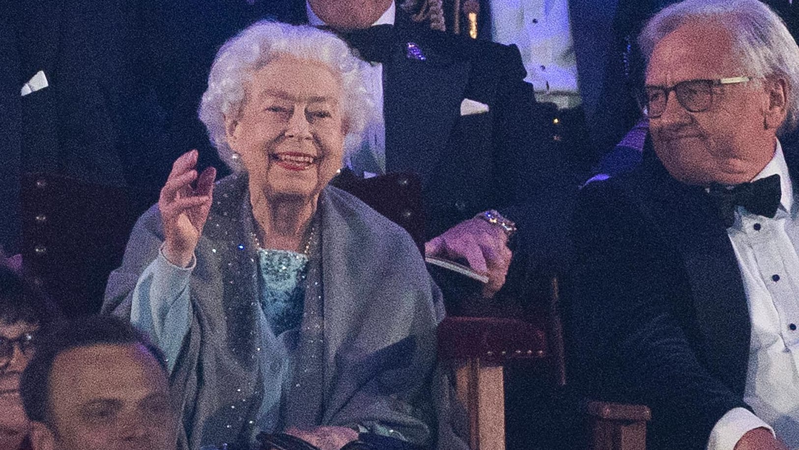 Königin Elizabeth II: Die Queen amüsiert sich über ihre Jubiläumsfeier.