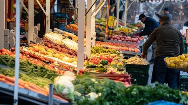 Die rapide steigenden Preise in fast allen Lebensbereichen machen den Menschen in Deutschland zurzeit mehr Sorgen als alles andere. Die rapide steigenden Preise in fast allen Lebensbereichen machen den Menschen in Deutschland zurzeit mehr Sorgen als alles andere.