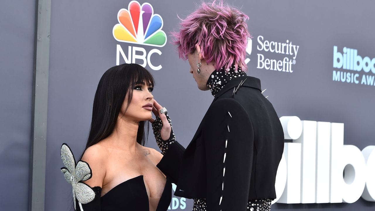 Megan Fox und Machine Gun Kelly bei den Billboard Music Awards in Laxs Vegas. Megan Fox und Machine Gun Kelly bei den Billboard Music Awards in Laxs Vegas.