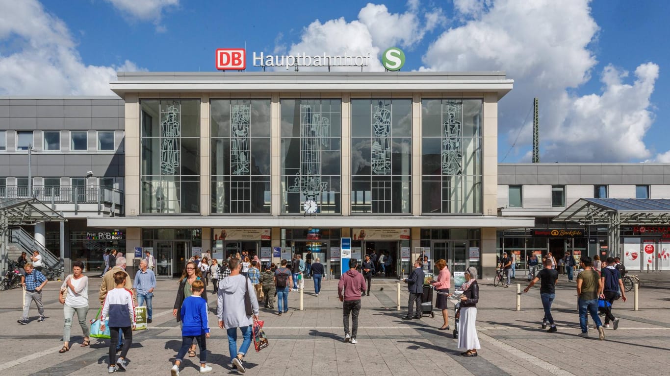 Der Hauptbahnhof Dortmund (Archivbild): Eine schwangere Frau wurde hier angegriffen.