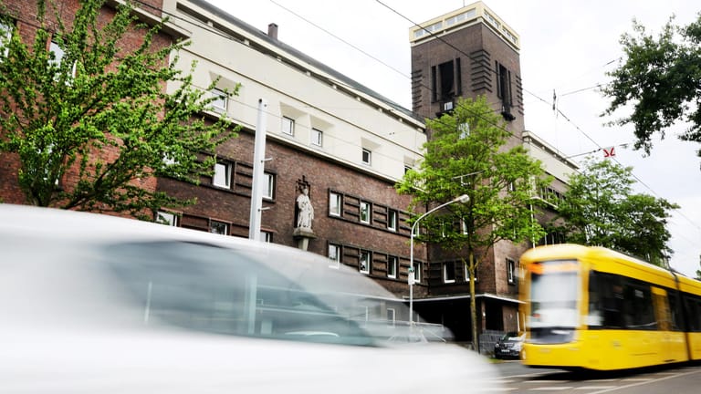 Das Don-Bosco-Gymnasium: In dieser Schule wollte der 16-Jährige offenbar töten.