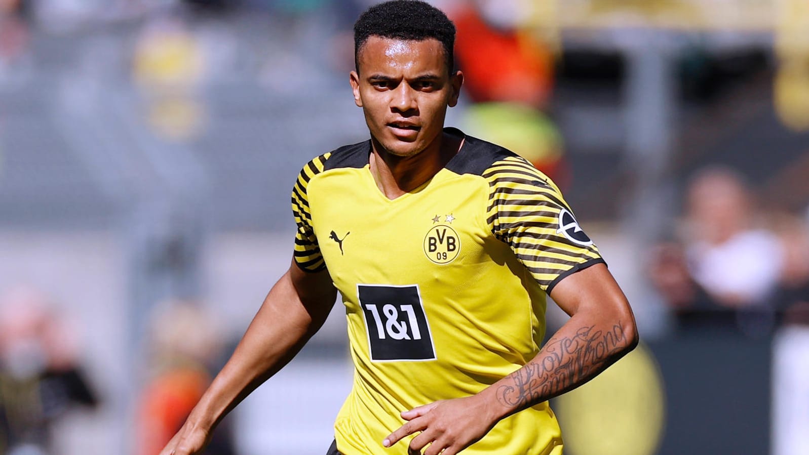 Manuel Akanji: Der Schweizer spielt seit 2018 für die Schwarz-Gelben. Manuel Akanji: Der Schweizer spielt seit 2018 für die Schwarz-Gelben.