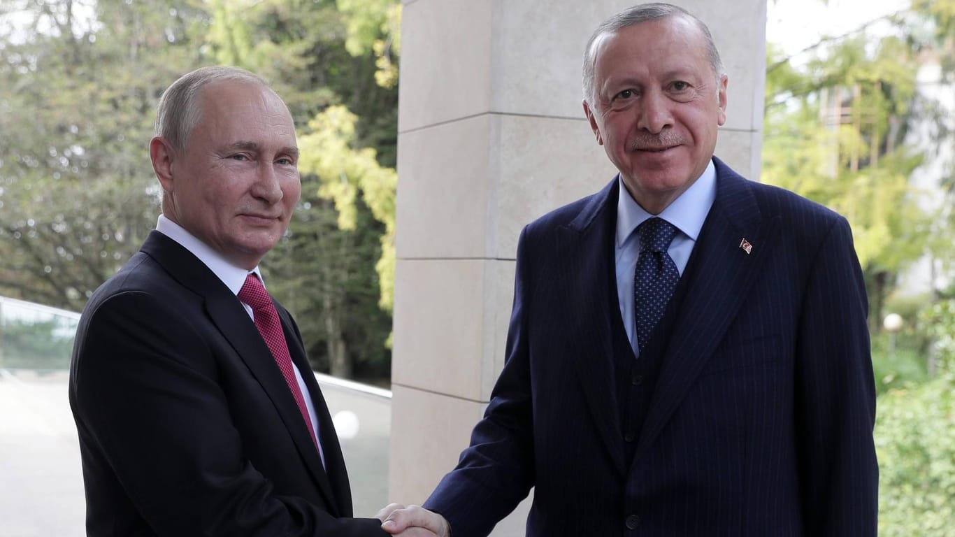 Erdoğan trifft Wladimir Putin: Die Türkei sieht sich im Ukrainekonflikt als Vermittler und möchte weiterhin von den guten Beziehungen zu Russland profitieren.