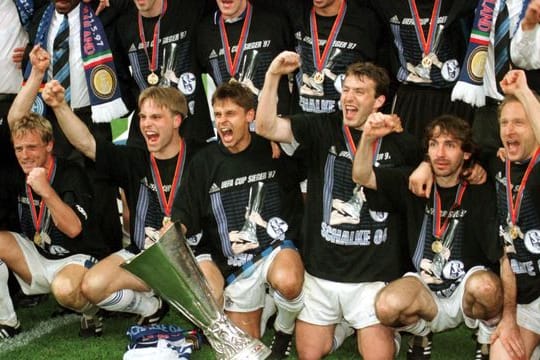 Sensation in San Siro: Der FC Schalke 04 holte 1997 gegen Inter Mailand den Pott.