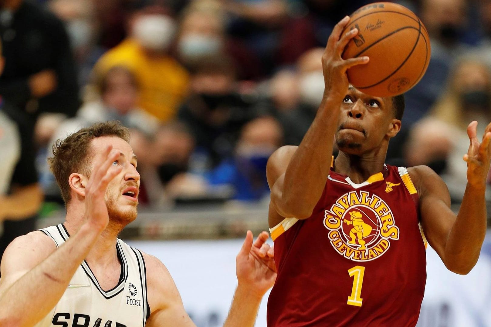 Rajon Rondo (r.) im Trikot der Cleveland Cavaliers. Der 36-jährige spielt seit 2006 in der NBA.