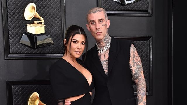 Mann und Frau: Reality-Star Kourtney Kardashian und Musiker Travis Barker haben geheiratet.