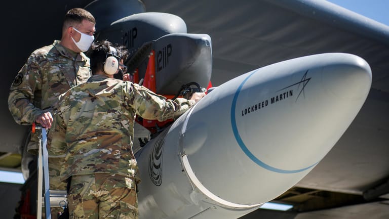 US-Soldaten testen die Hyperschallrakete: Sie kann mit fünffacher Schallgeschwindigkeit fliegen.