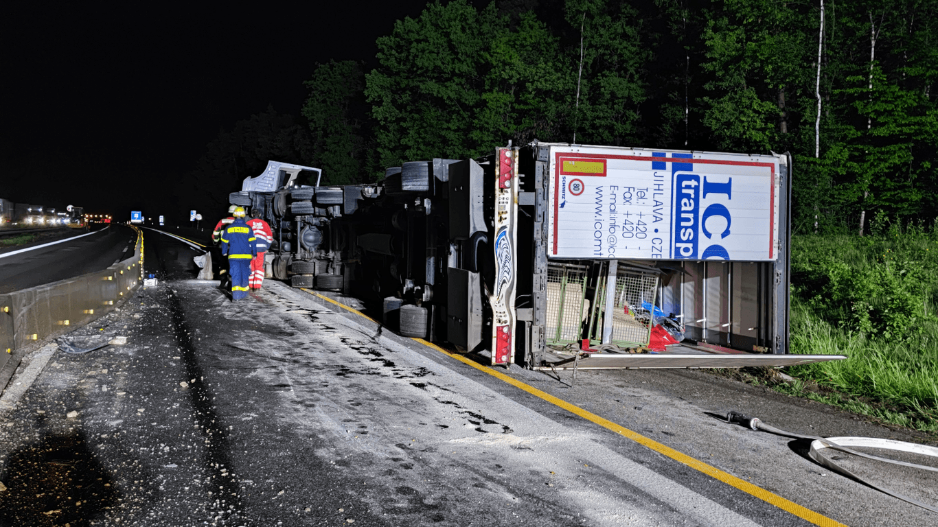 Auf der A6 nahe Nürnberg kam es zu einem Lkw-Unfall im Baustellenbereich.