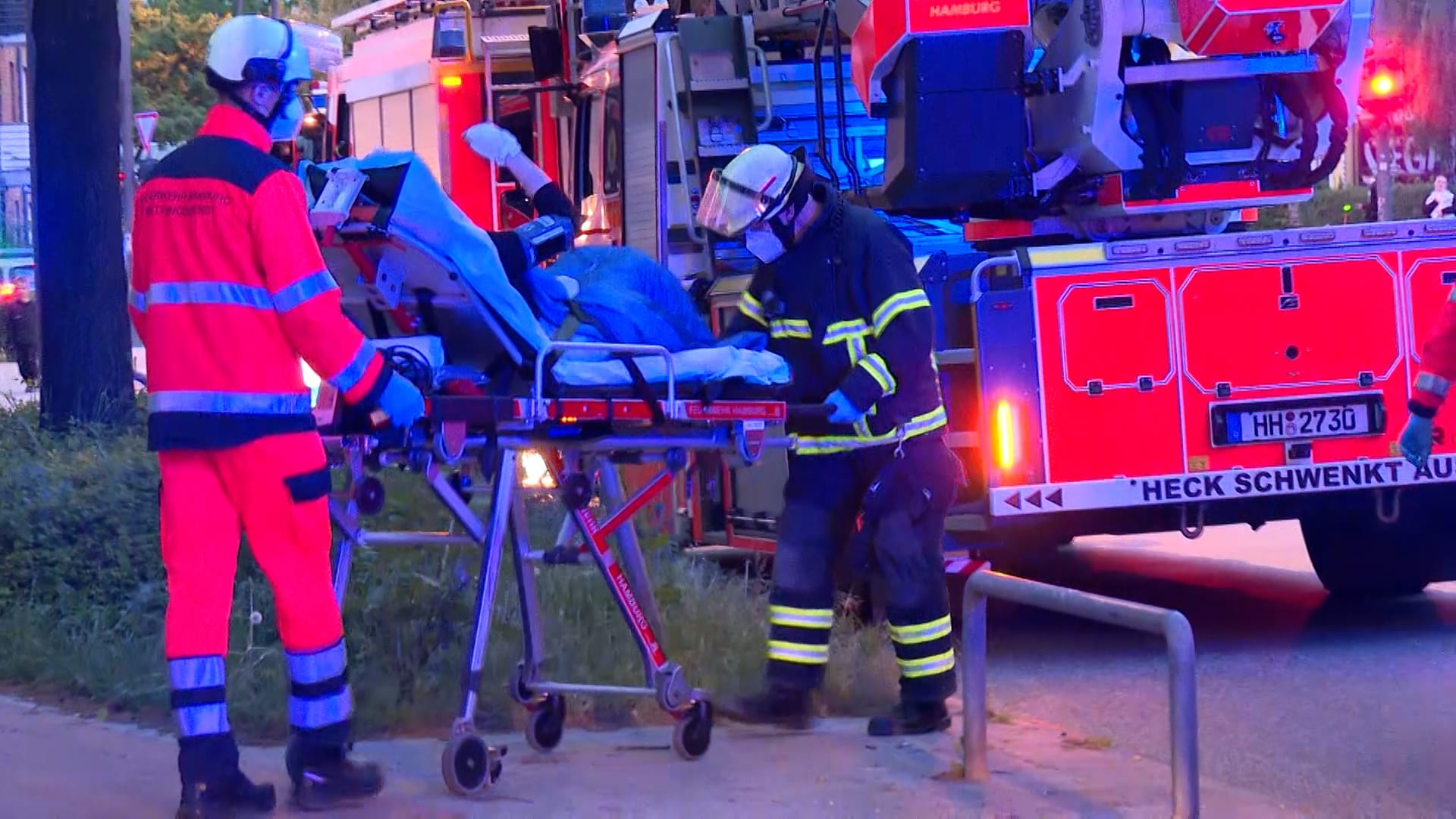Mehrere Personen sind bei der Verpuffung verletzt worden.