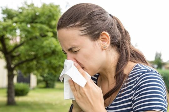 Pollenallergiker haben es in diesem Jahr besonders schwer.