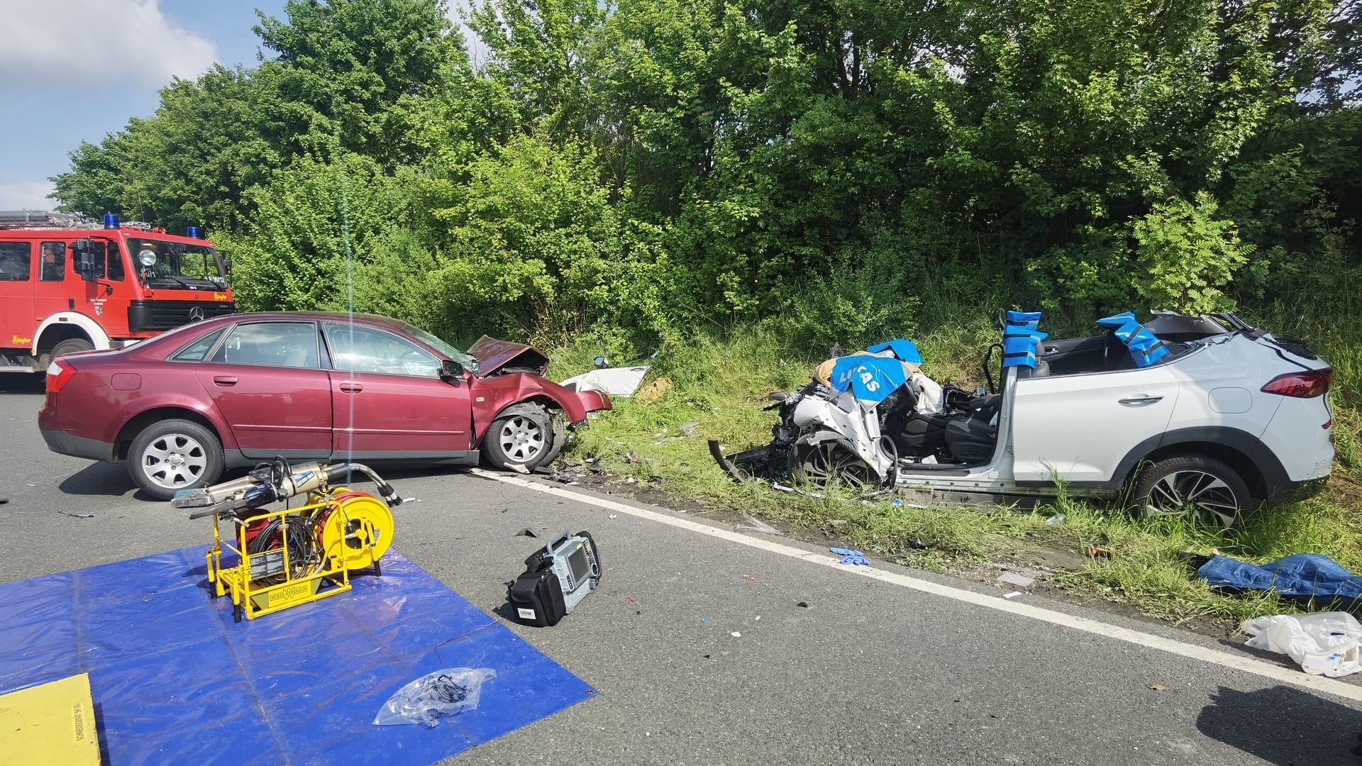 Die beiden Autowracks: Zwei Frauen im Hyundai kamen ums Leben.