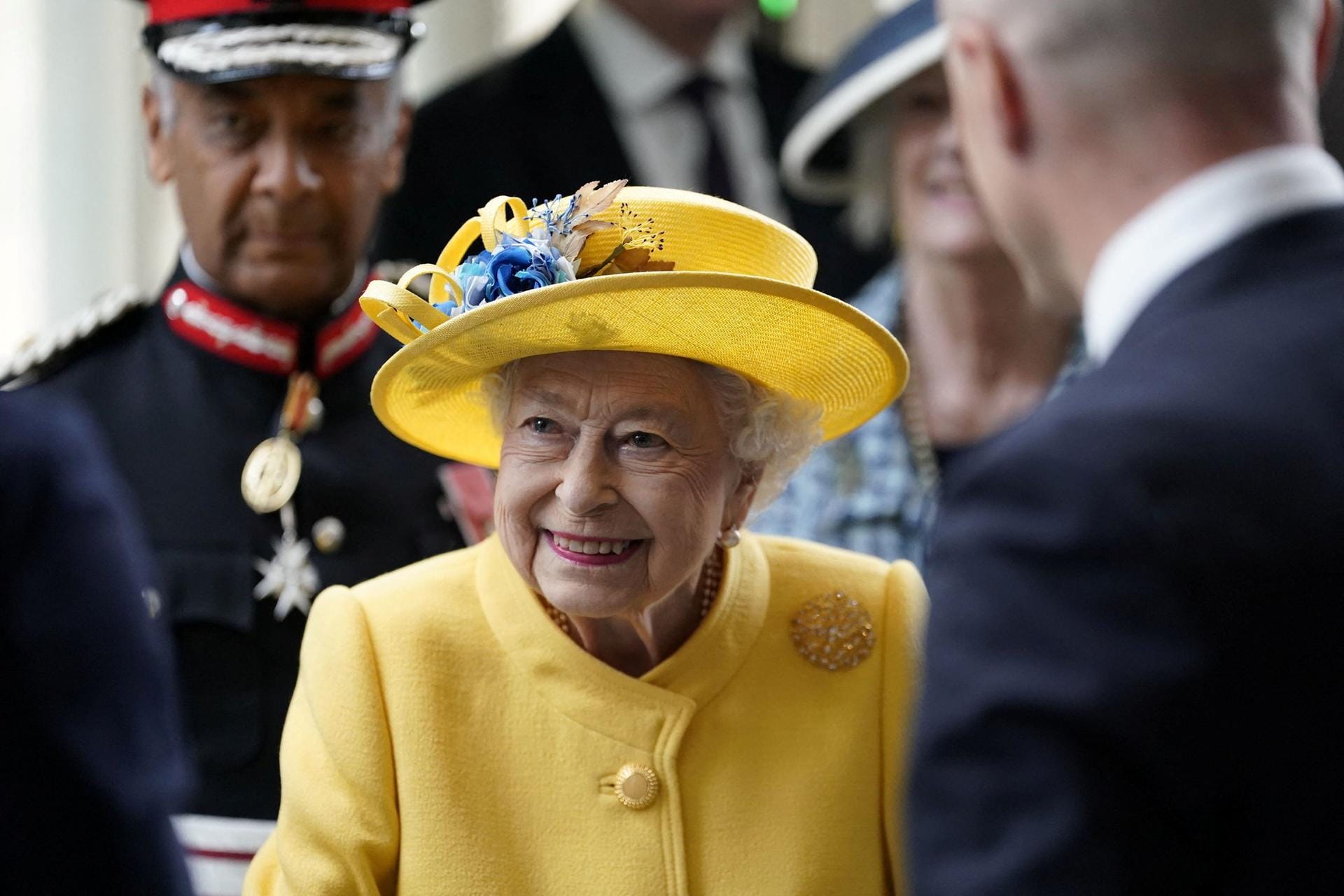 Queen Elizabeth II.: Sie zeigte sich am Dienstag bei der Eröffnung einer neuen U-Bahn-Linie in London.