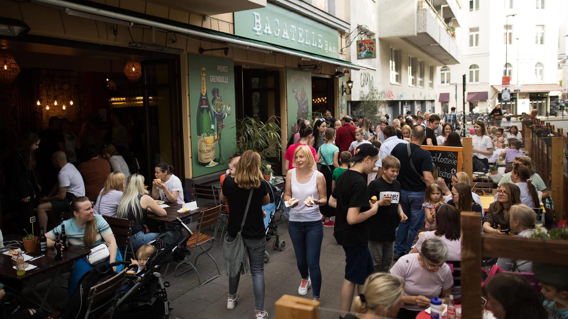 Das Café Selenskyj in der Bagatelle Bar ist sonntags gut besucht.