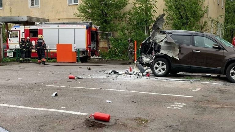 Das beschädigte Auto in Mytischtschi bei Moskau: "Eigentlich ist es sicher, solche Raketenwerfer zu transportieren".