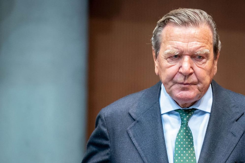 Gerhard Schröder: Innenministerin Faeser fordert seinen Ausschluss aus der SPD.