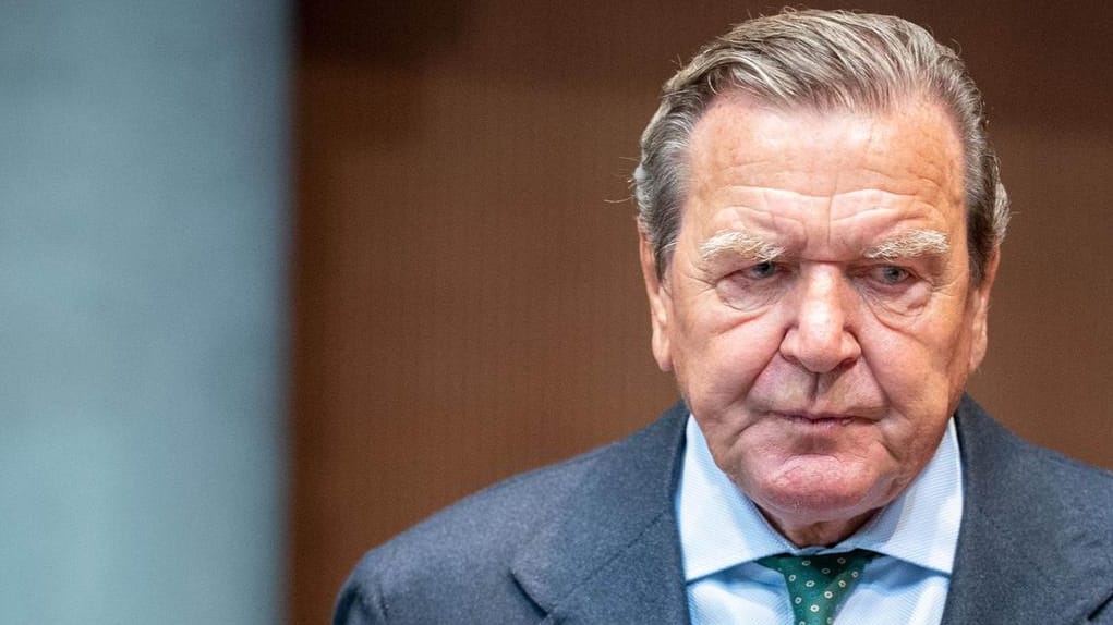 Gerhard Schröder: Innenministerin Faeser fordert seinen Ausschluss aus der SPD.