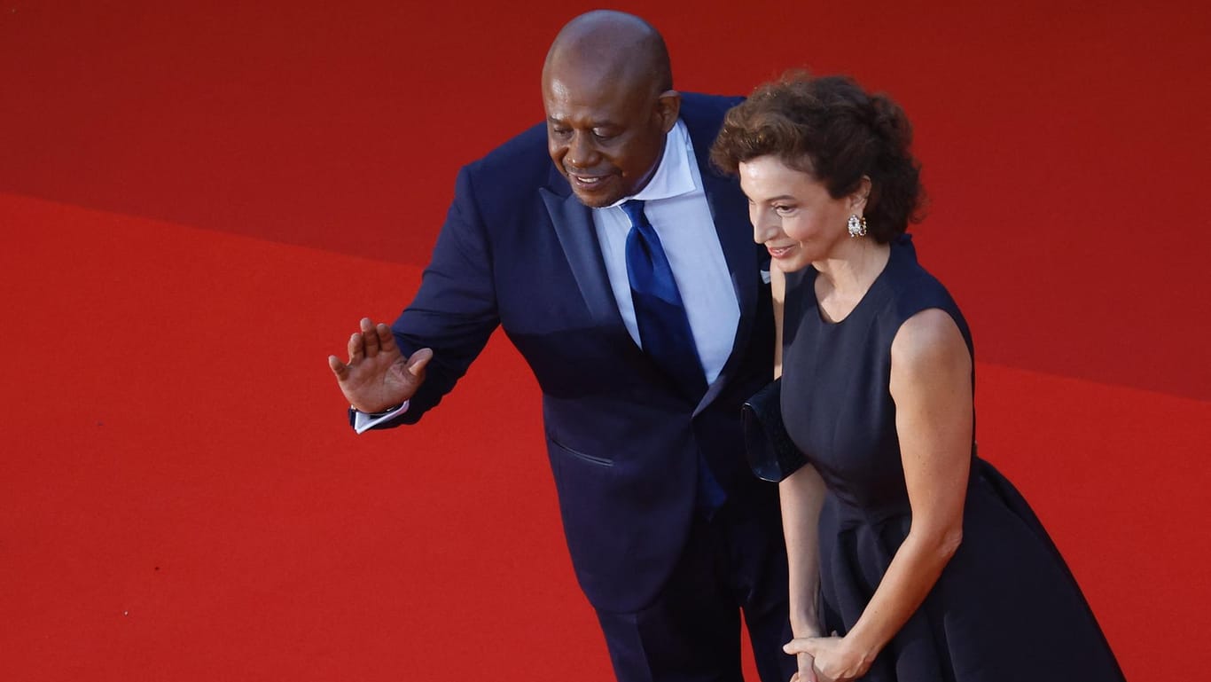 Forest Whitaker und Unesco-Direktorin Audrey Azoulay auf dem roten Teppich von Cannes