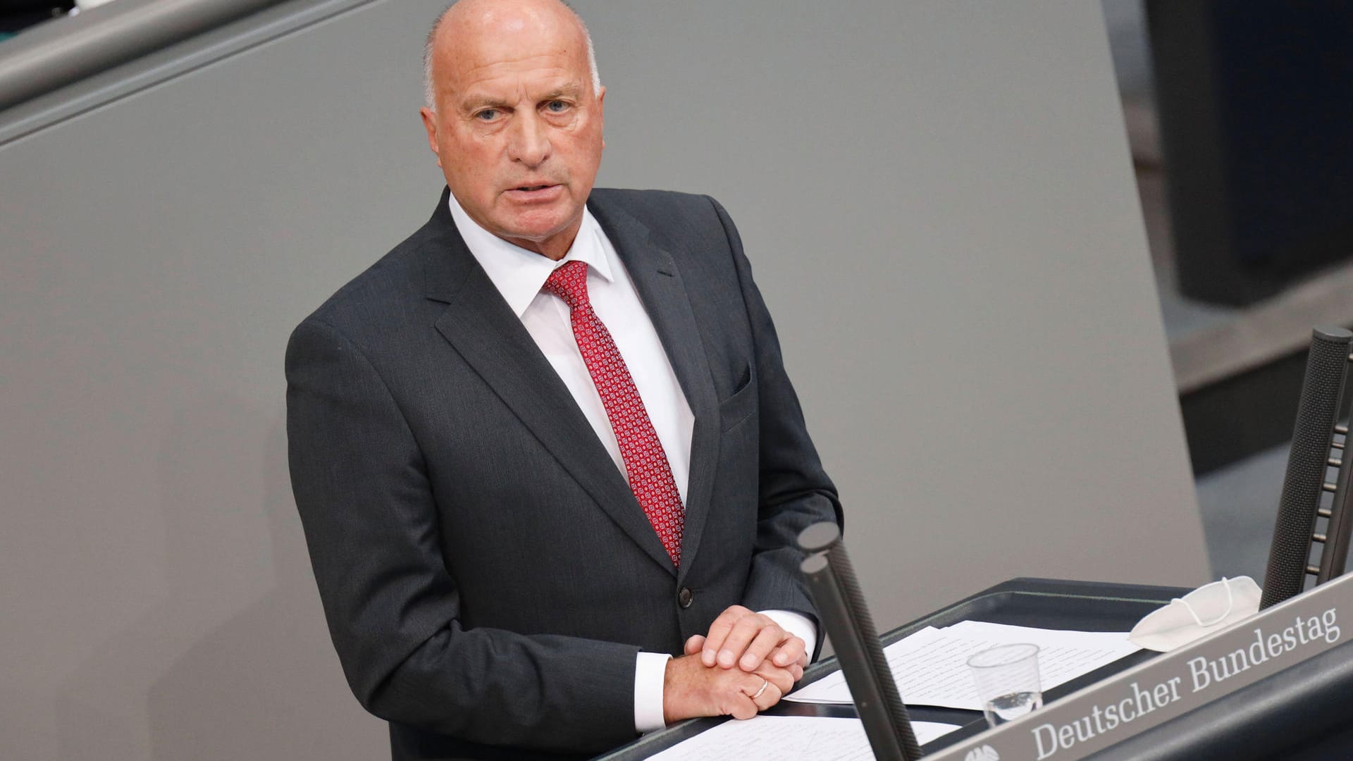 Rüdiger Lucassen (AfD) im Bundestag (Archivbild): Lucassen steht hinter den Kritikern von Parteichef Chrupalla. Rüdiger Lucassen (AfD) im Bundestag (Archivbild): Lucassen steht hinter den Kritikern von Parteichef Chrupalla.