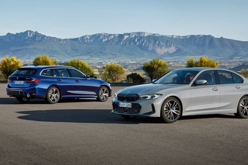 Aufgefrischt: Zum Sommer gibt BMW dem 3er Touring und Limousine (rechts) ein Facelift.