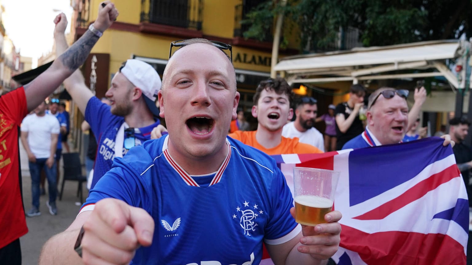 Rangers-Fans in Sevilla: Sanges- und trinkfreudig fluteten die Schotten die Altstadtgassen.