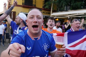 Rangers-Fans in Sevilla: Sanges- und trinkfreudig fluteten die Schotten die Altstadtgassen.