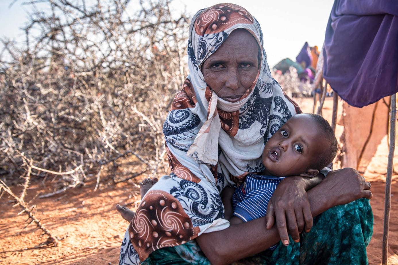 Halima Ismael Ibrahim, eine Mutter aus Somalia: Sie verließ ihr Zuhause, um während der Dürre nach Hilfe für sich und ihr Kind zu suchen.