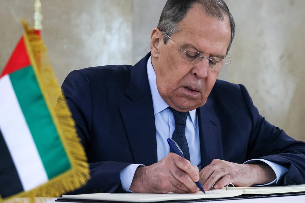 Sergej Lawrow, russischer Außenminister: Russland weist westliche Diplomaten aus.