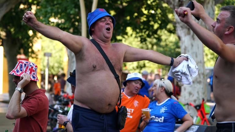 Vorfreude auf schottische Art: Die Fans der Rangers waren schon tagsüber in Feierlaune.