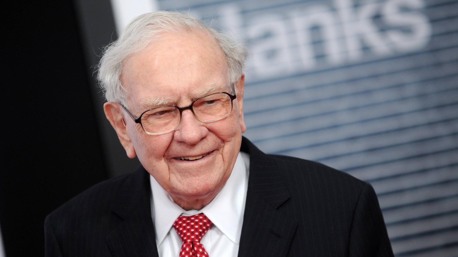 Warren Buffett (Archivbild): Der 91-Jährige trifft weiterhin die wichtigsten Investmententscheidungen selbst.