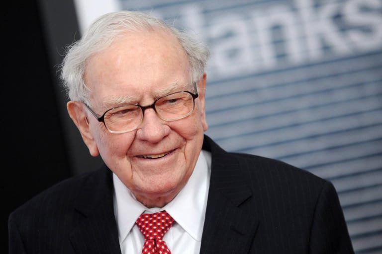 Warren Buffett (Archivbild): Der 91-Jährige trifft weiterhin die wichtigsten Investmententscheidungen selbst.