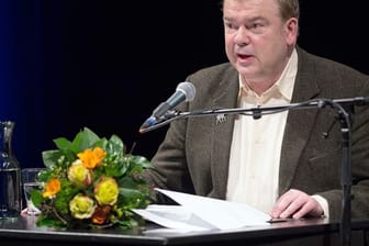 Der Autor Max Goldt bei der Verleihung des Satire-Preises "Göttinger Elch 2016".