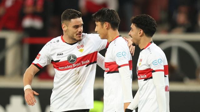 Mavropanos und Ito vom VfB Stuttgart Mavropanos und Ito vom VfB Stuttgart