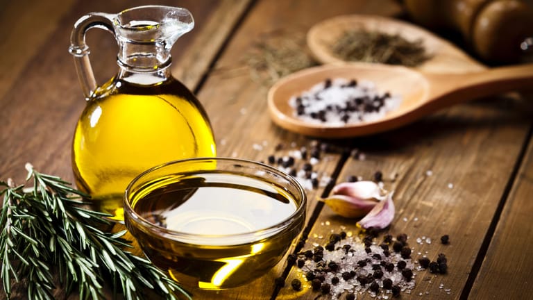 Olivenöl: Bei der Aufbewahrung müssen Sie auf Licht und Temperatur aufpassen.