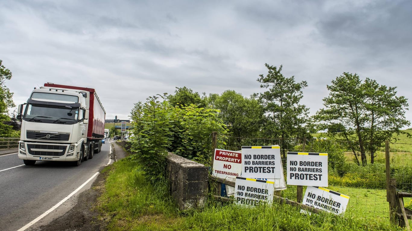 Grenze zwischen Irland und Nordirland: Anwohner demonstrieren gegen eine drohende harte Grenze auf der irischen Insel.