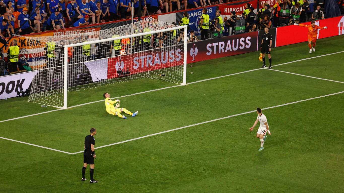 Europa League: Rafael Borré erzielte den entscheidenden Treffer im Elfmeterschießen gegen Glasgow.