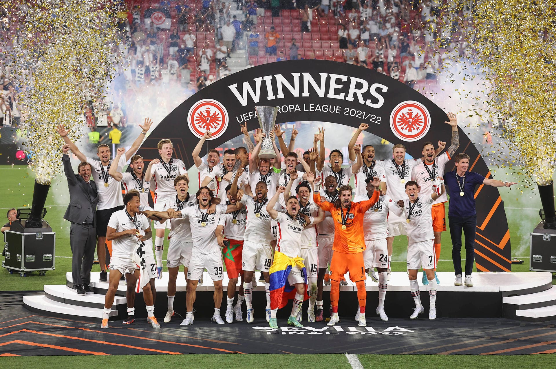 Eintracht Frankfurt ist neuer Europa-League-Sieger und bringt den Pott am Donnerstag nach Hause.