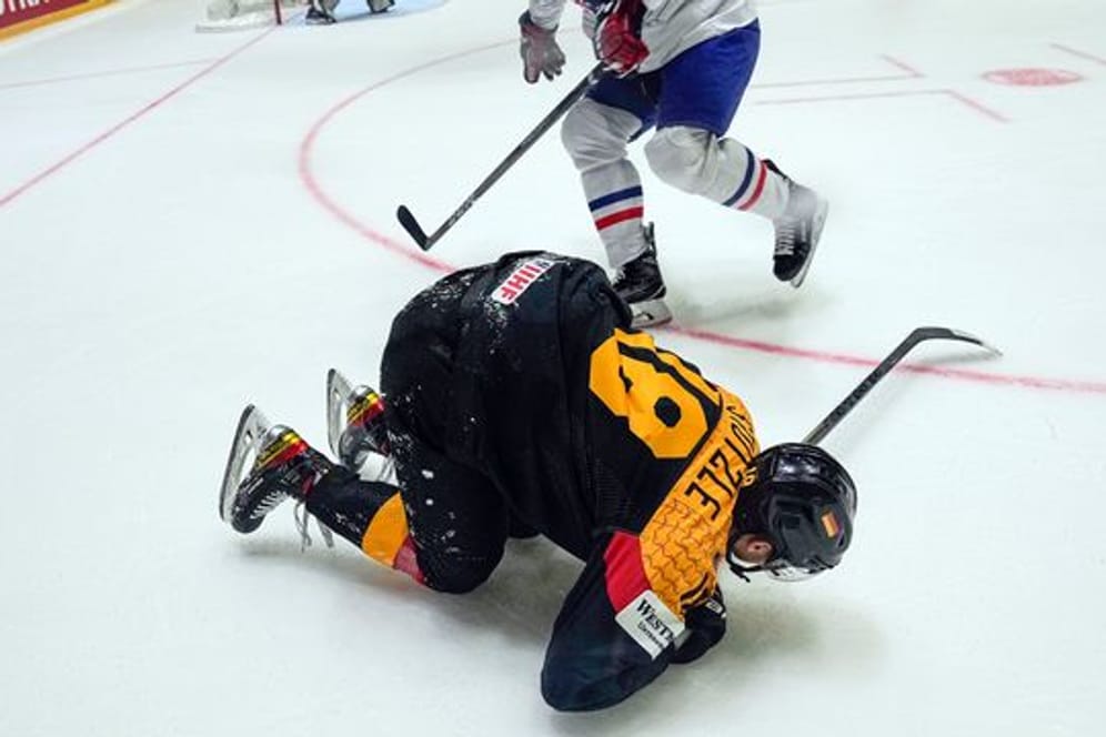 Deutschlands Tim Stützle hatte sich beim Spiel gegen Frankreich verletzt.