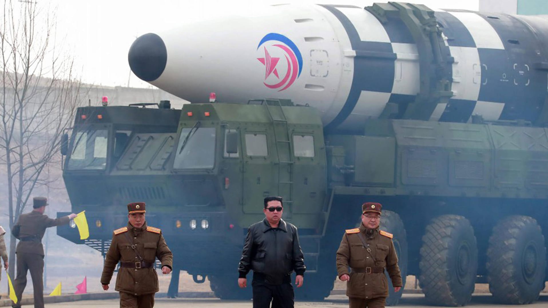 Nordkoreas Machthaber Kim Jong Un beim Test einer neuen Interkontinentalrakete im März.