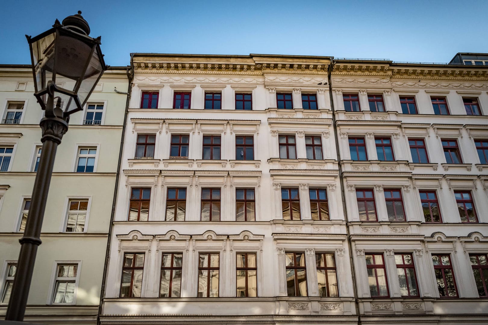 Altbau in Berlin (Symbolbild): Indexmieten sorgen dafür, dass die Miete mit der Inflation steigt.