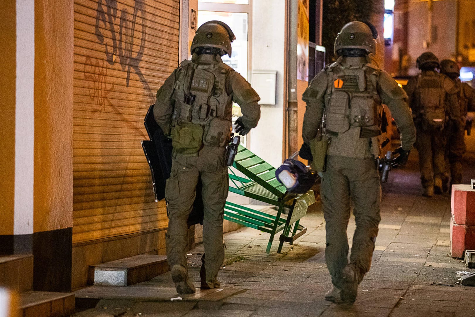 SEK-Einsatzkräfte (Symbolbild): Der junge Mann ist inzwischen wieder auf freiem Fuß.