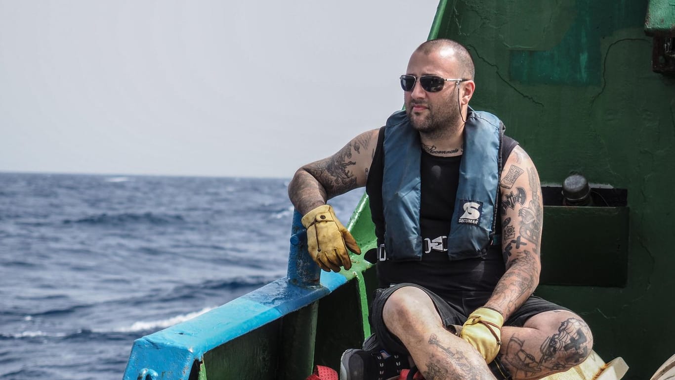 Dariush Beigui auf dem Rettungsschiff Iuventa (Archivbild): Der Prozess könnte mehrere Jahre dauern.