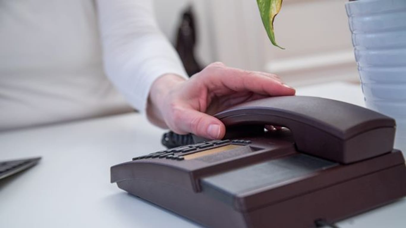 Die Deutsche Rentenversicherung (DRV) warnt vor einer neuen Betrugsmasche per Telefon.