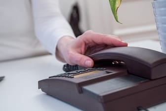 Die Deutsche Rentenversicherung (DRV) warnt vor einer neuen Betrugsmasche per Telefon.