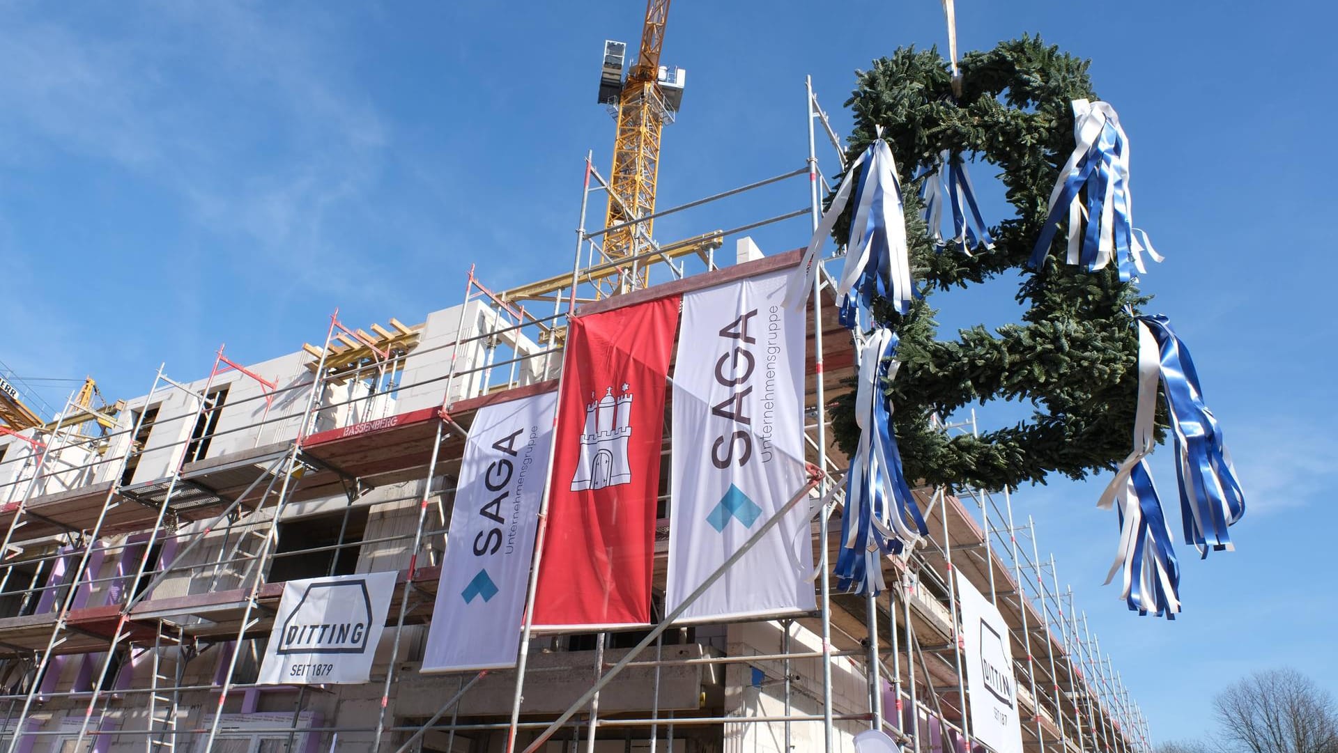 Ein Richtfest der Saga (Archivbild): Hamburgs größtes Wohnungsunternehmen wird 100. Ein Richtfest der Saga (Archivbild): Hamburgs größtes Wohnungsunternehmen wird 100.